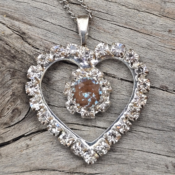 Antique Victorian Clear rhinestone heart pendant with saphiret center stone - Picture 3 of 10